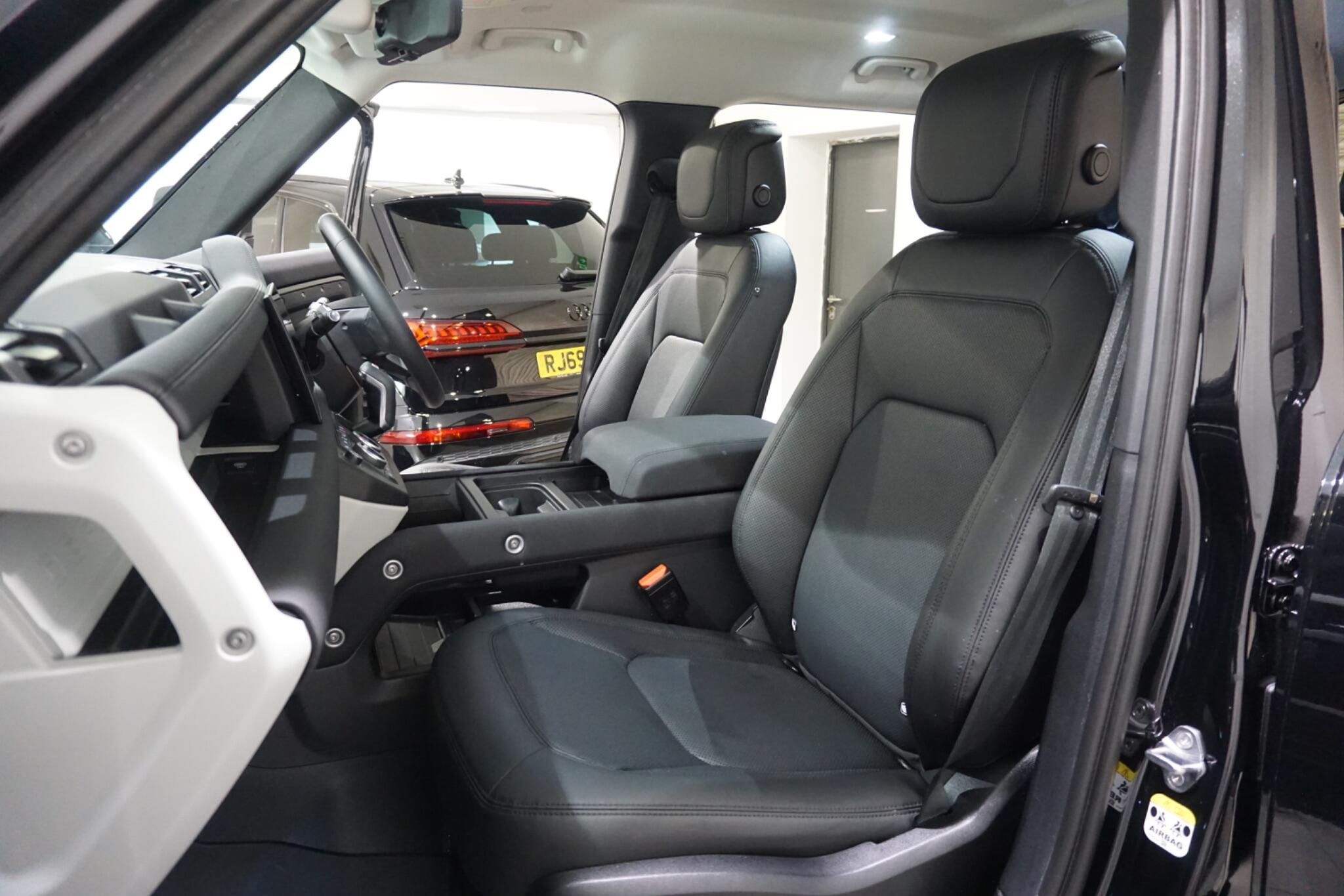 Land Rover Defender 110 3.0 D250 MHEV HSE Hard Top SUV 5dr Diesel Auto 4WD MWB Euro 6 (s/s) (250 ps)
